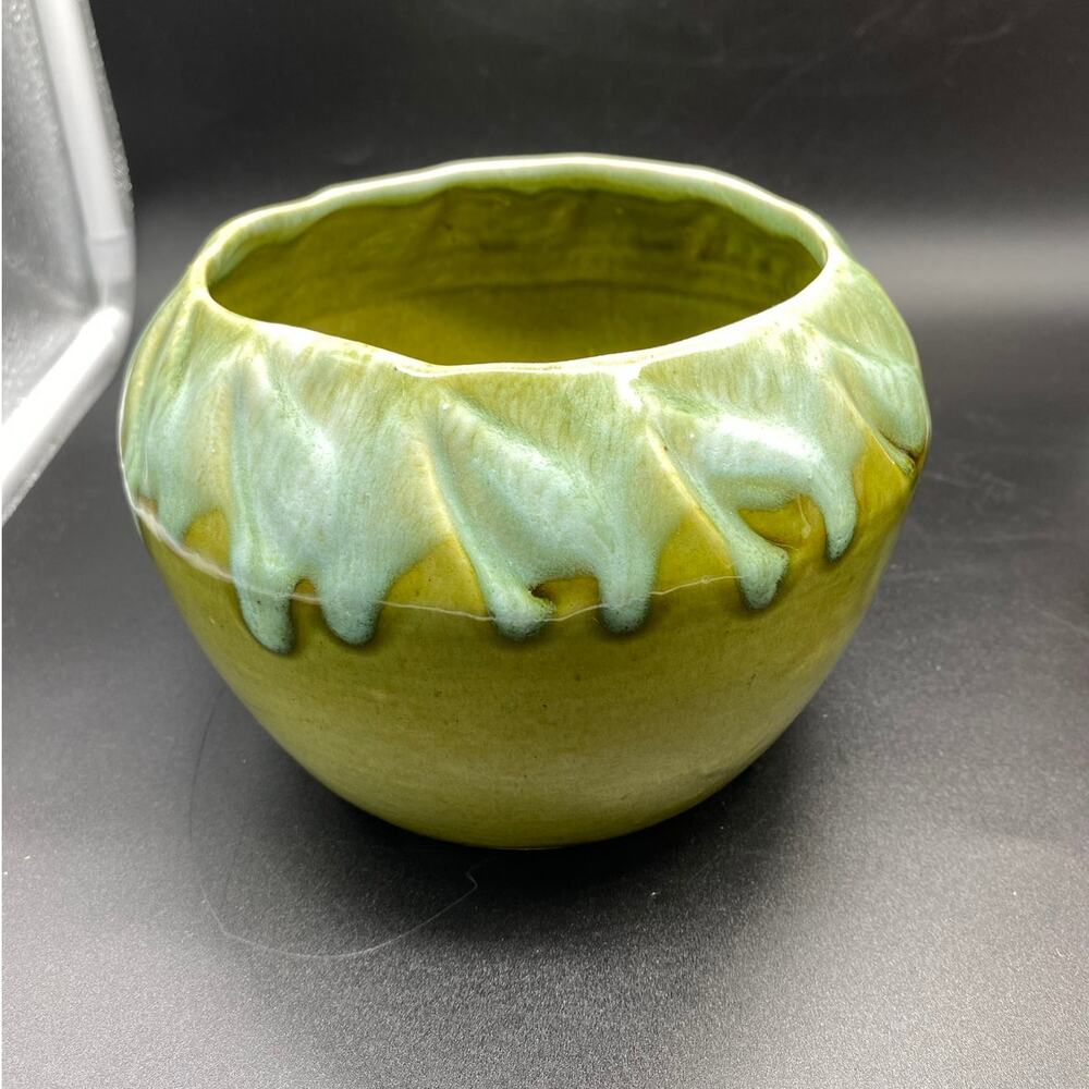 Vintage California Pottery Planter Green Glaze Dripped‎ Light Bue Glaze rim
